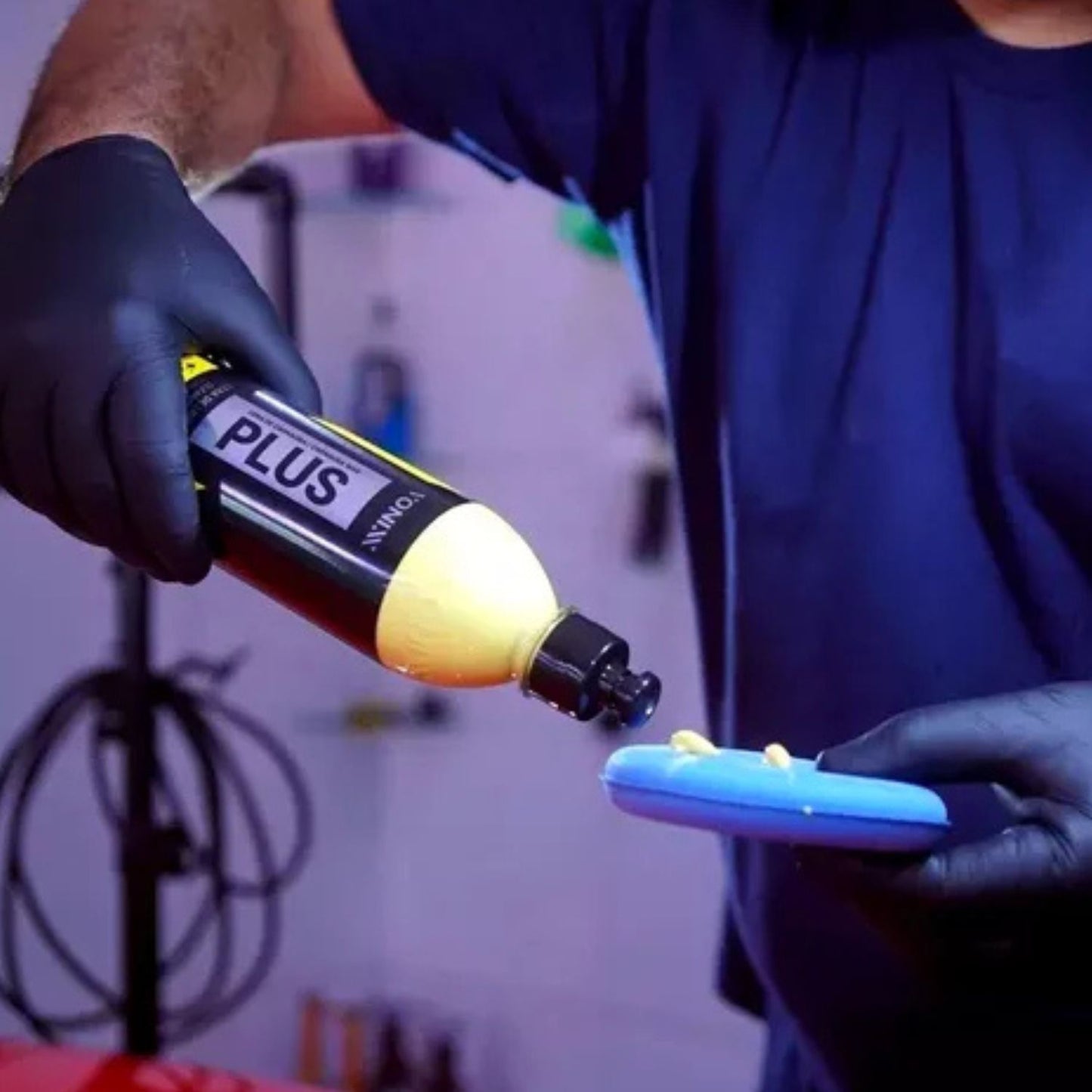 Cera Automotiva Carnauba Plus Vonixx 500ml + Aplicador e Pano 38x38